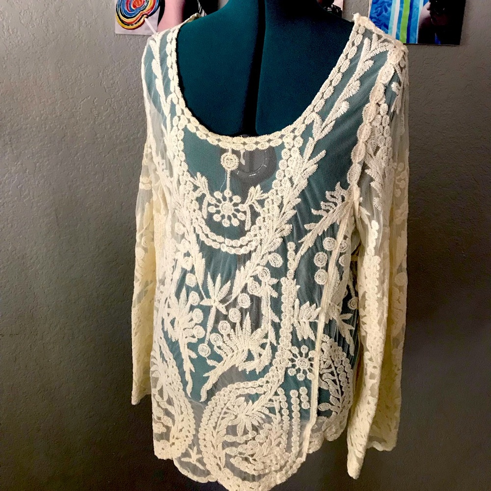 Annabelle brand, all white lace, long sleeve summer top